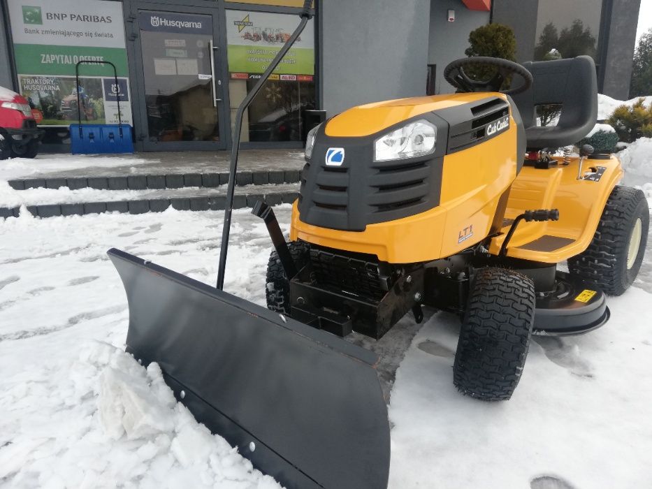 Traktor ogrodowy z pługiem śnieżnym 16KM pompa oleju Cub Cadet LT1NS96