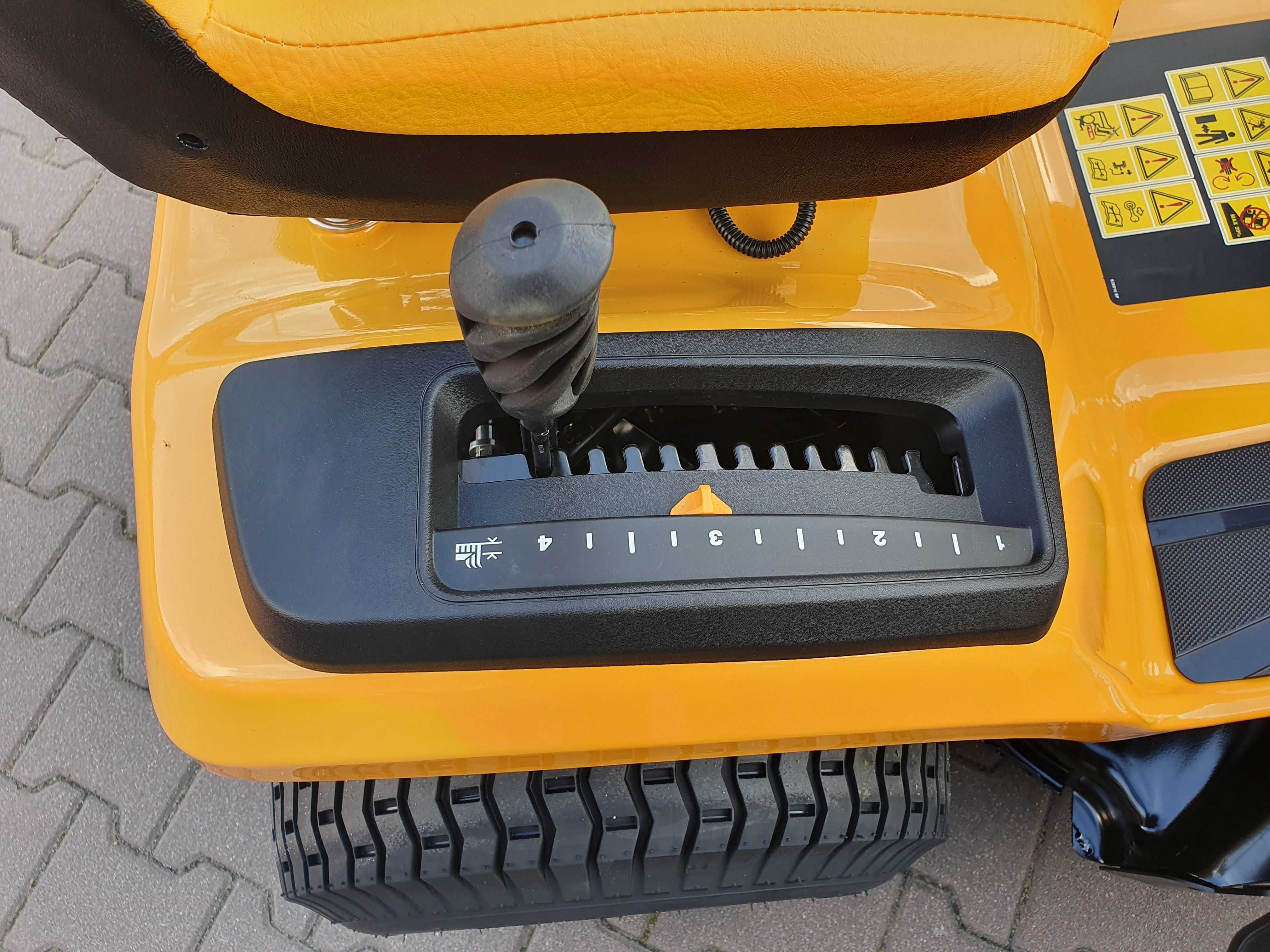 Traktor ogrodowy sadowniczy do trawy Cub Cadet Kawasaki XT2 18HP pompa