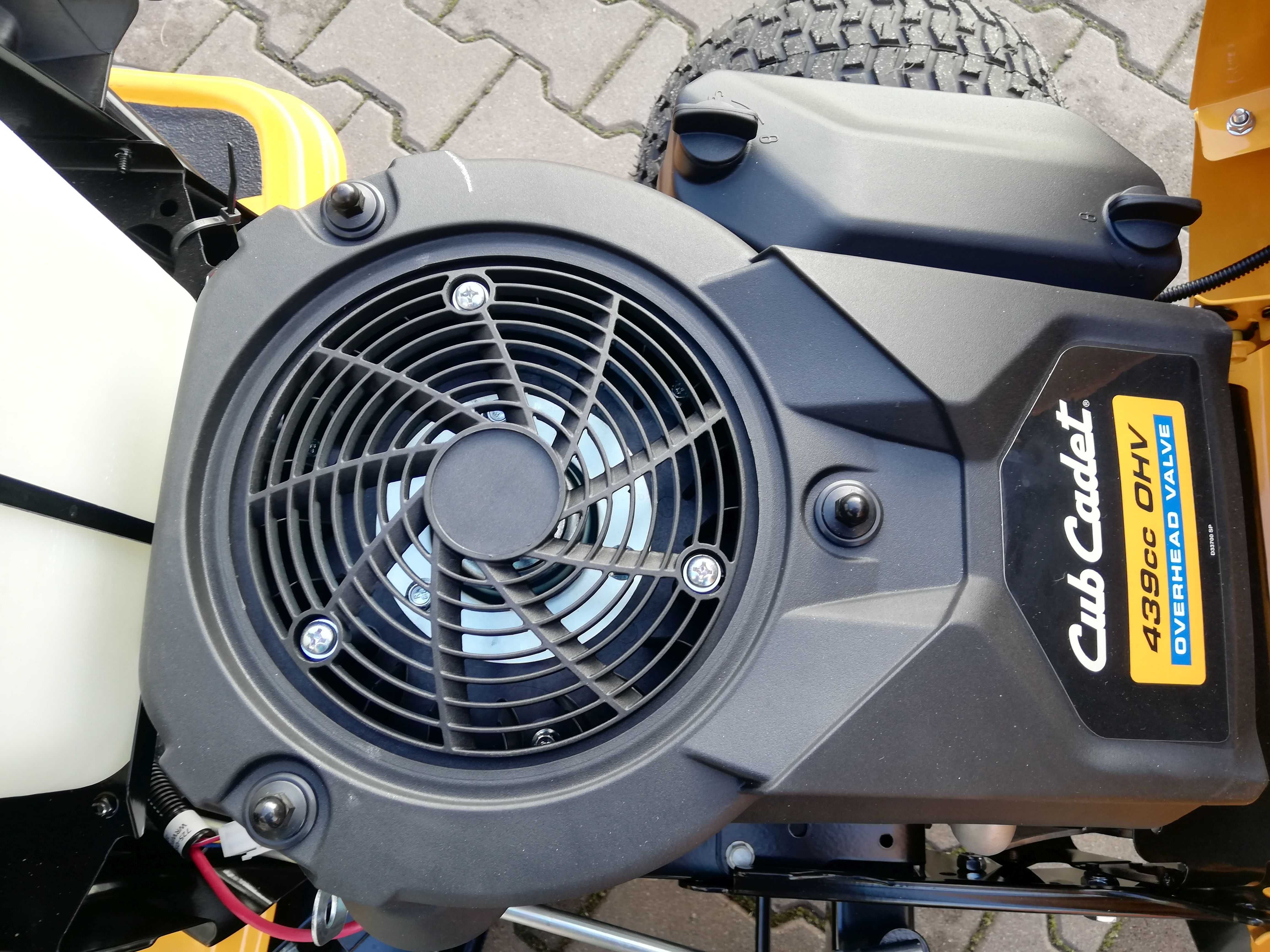 Traktor całoroczny Cub Cadet LT2NR92 15KM pompa + pług śnieżny 120cm