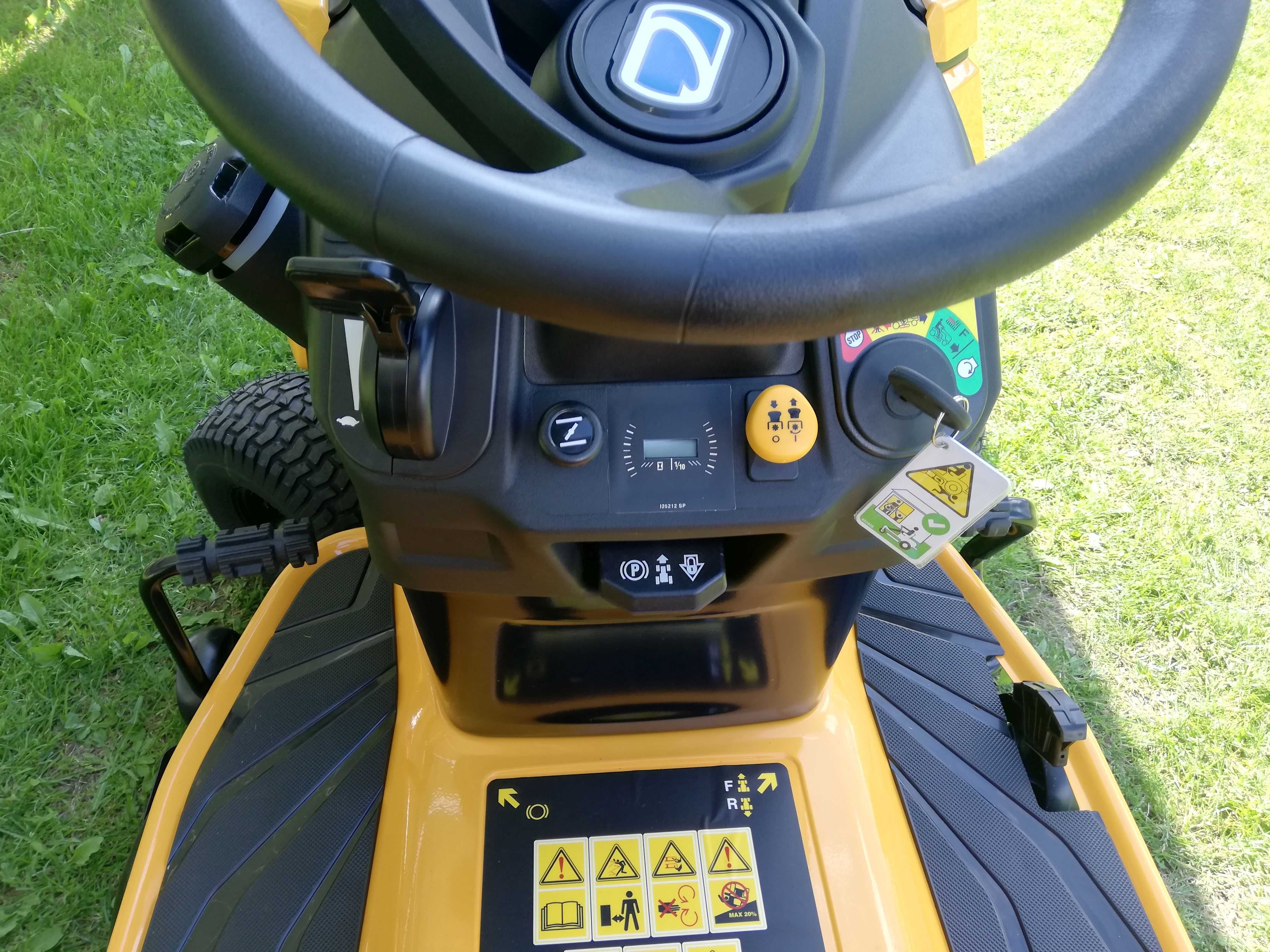 Traktor ogrodowy CUB CADET XT1 QR106 pompa oleju moc 18KM 106cm